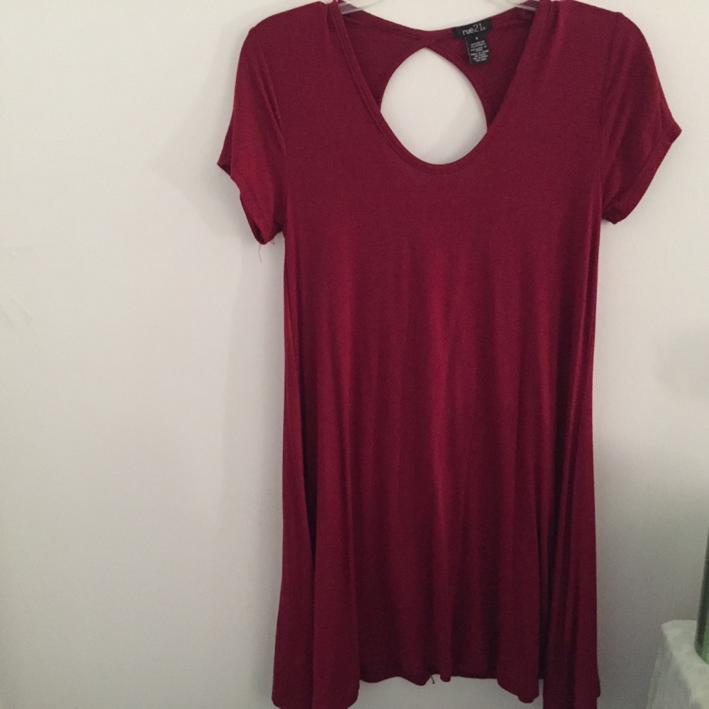 Rue 21 Red open back long dressy top